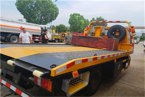 红桥区附近拖车电话号码服务